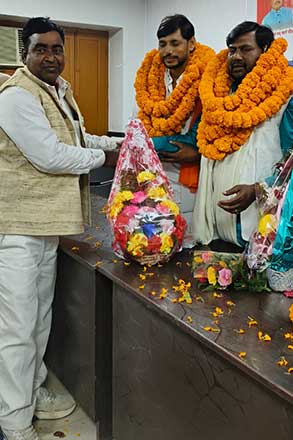 Party-member-with-Bhartiya-sarthak-party-chief